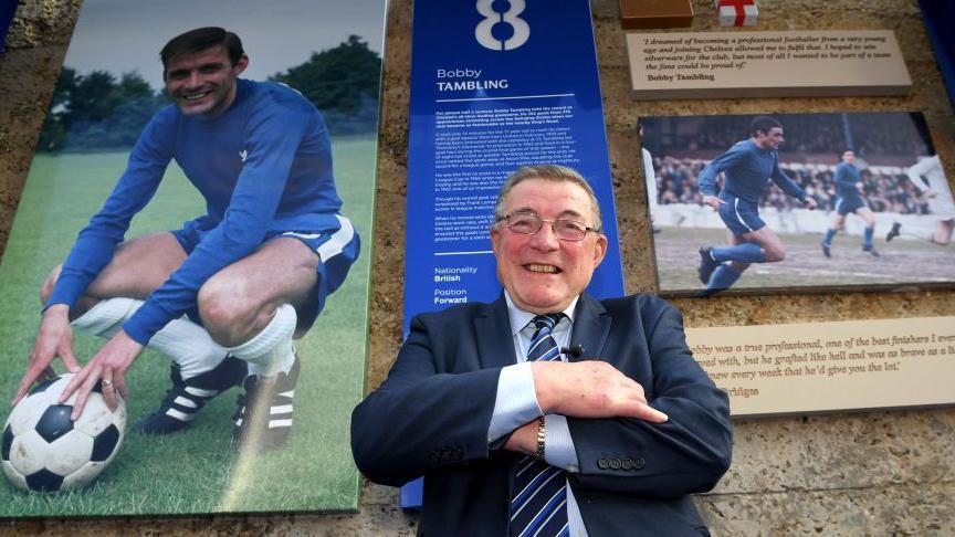 Bobby Tambling, lenda do Chelsea, morre aos 84 anos