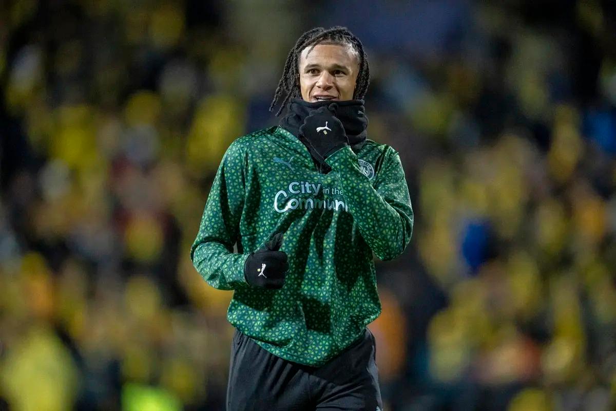 Diretor desportivo do Fenerbahçe prepara reunião com o Manchester City por Nathan Ake