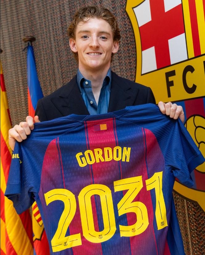 Apresentação de Anthony Gordon no Barcelona, em direto | Última hora do reforço do Barça